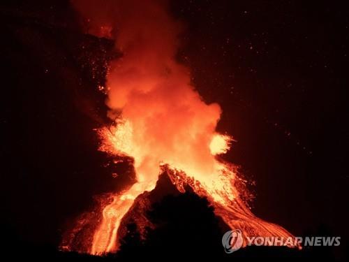 분화하는 스페인 라팔마섬 화산