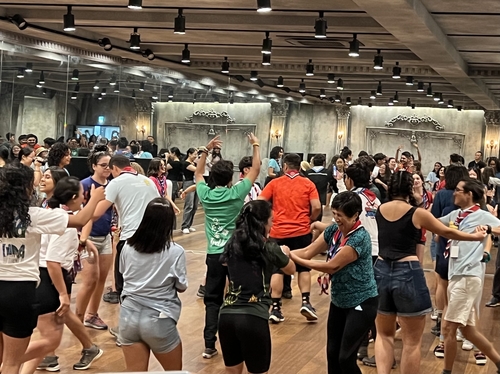 서울 마포구 YGX 아카데미에서 춤추는 코스타리카 대원들