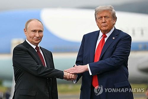올해 8월 미국 앵커리지에서 정상회담을 한 미국과 러시아 대통령. 