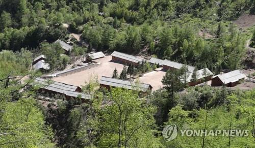La foto de archivo muestra el centro de control en el recinto de pruebas nucleares de Punggye-ri, en Corea del Norte, el 24 de mayo de 2018, antes de ser demolido. (Foto del cuerpo de prensa. Prohibida su reventa y archivo)