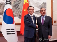 Corea del Sur y China acuerdan trabajar para el éxito de una cumbre trilateral con Japón
