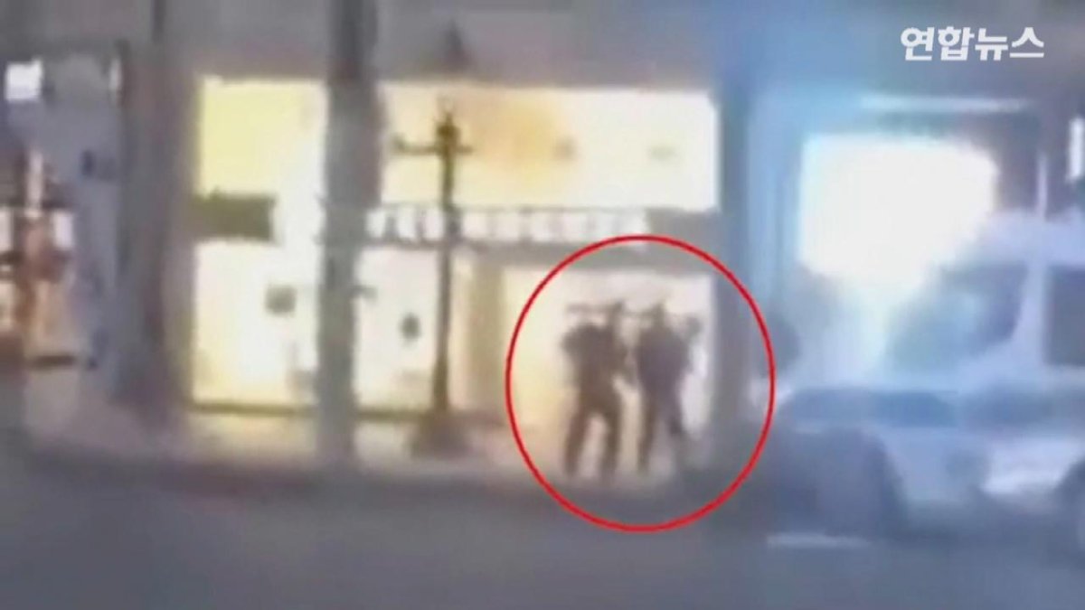 [현장영상] 파리 샹젤리제서 테러…총격 장면 공개