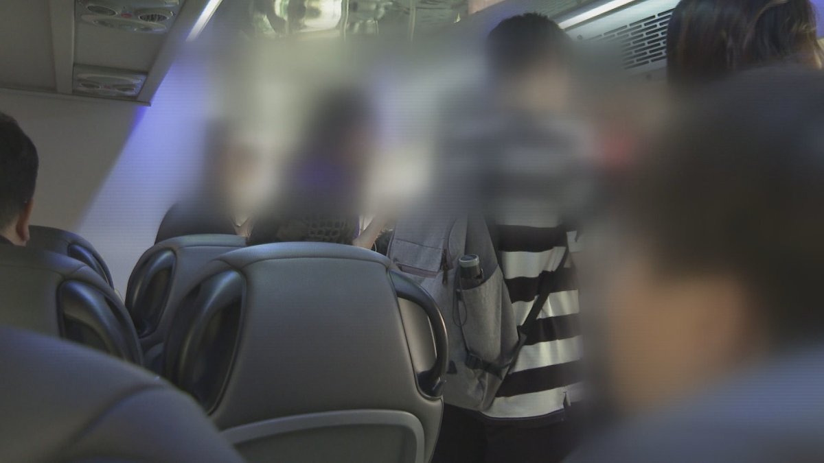 2층 버스에도 '콩나물 입석' 여전…사고 우려