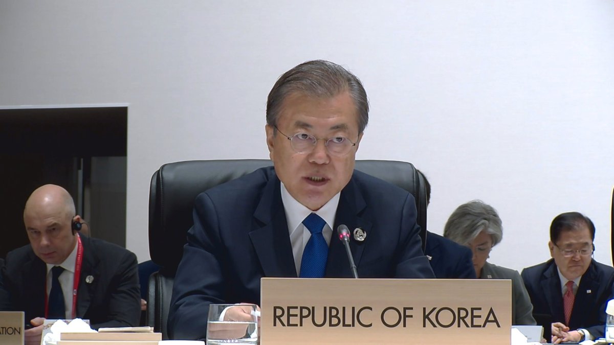 잇단 정상통화에 G20까지…문 대통령 코로나 외교 드라이브