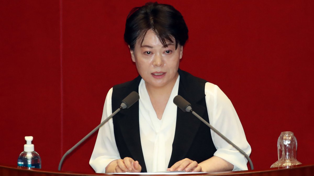 '윤희숙 때리기' 나선 여…주택소유·월세논쟁 확전