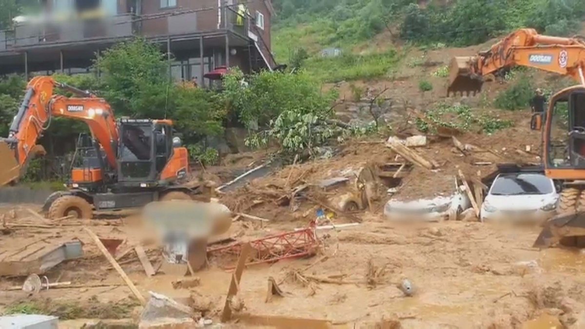 가평 펜션 매몰사고…모녀와 2살 손자 숨져