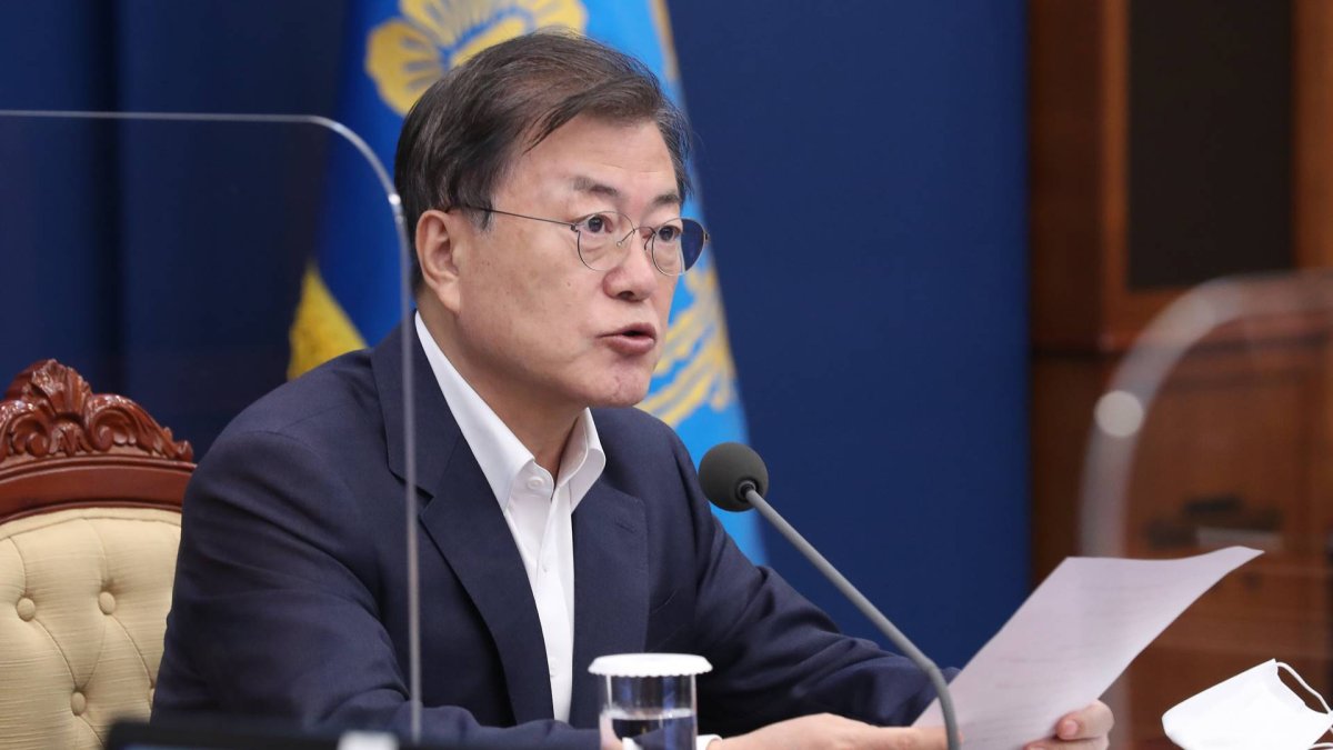 문대통령 "국민 질책 엄중히 수용…더 낮은 자세로"