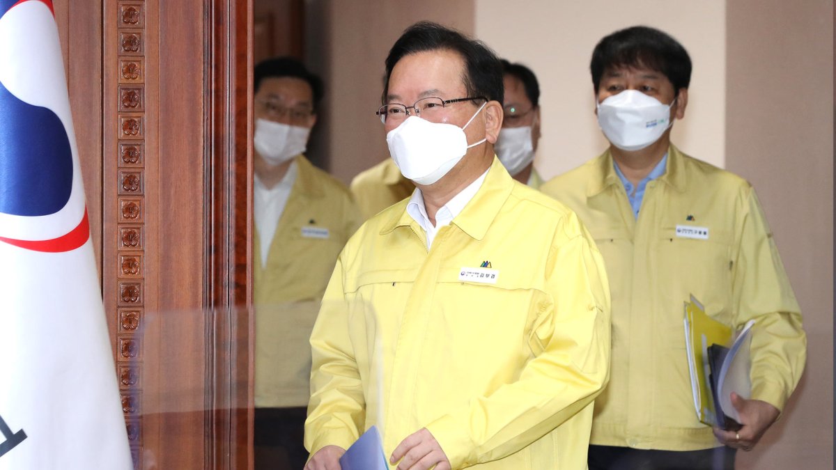'마지막 거리두기 방안' 오늘 발표…모임 제한 완화 예상