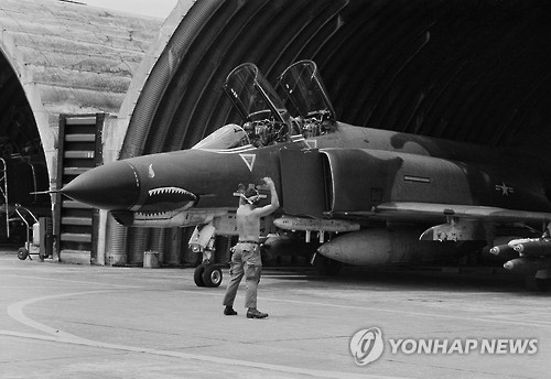 21일 미공군에서 공식 퇴역할 F-4 팬텀[AP=연합뉴스 자료사진]