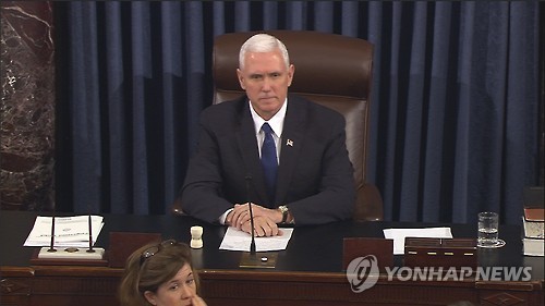캐스팅보트를 행사한 마이크 펜스 부통령