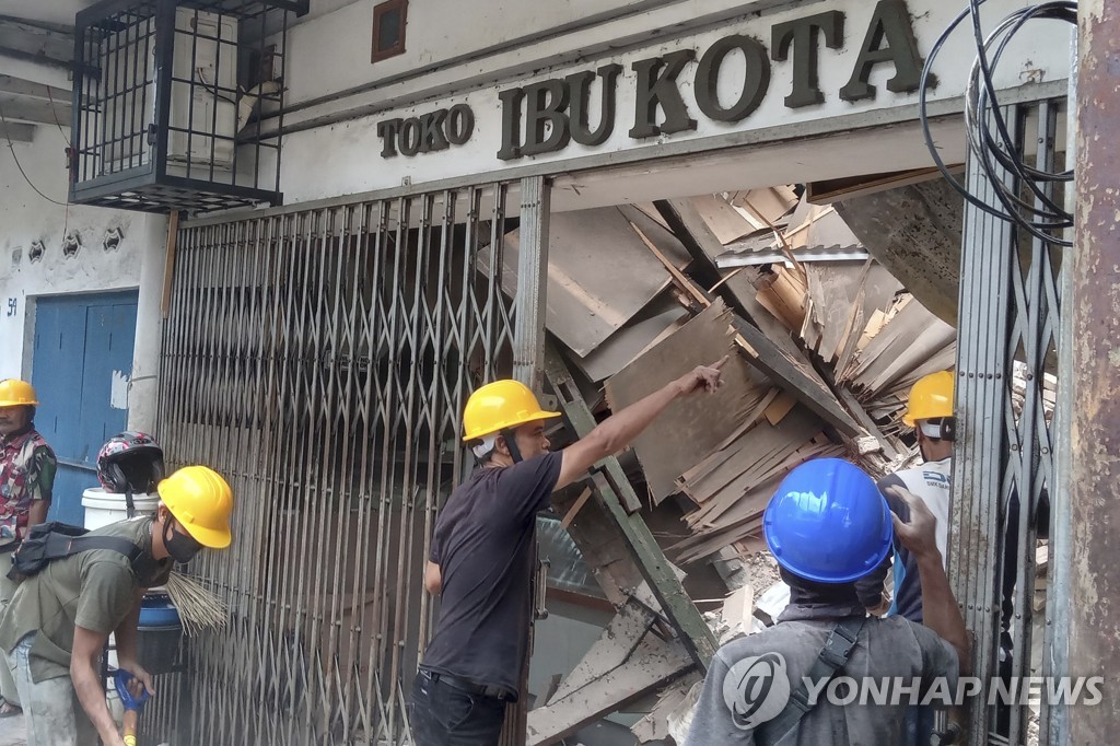 인니 서자바서 규모 5 6 지진재난당국 사망자 46명 이상 종합2보 연합뉴스