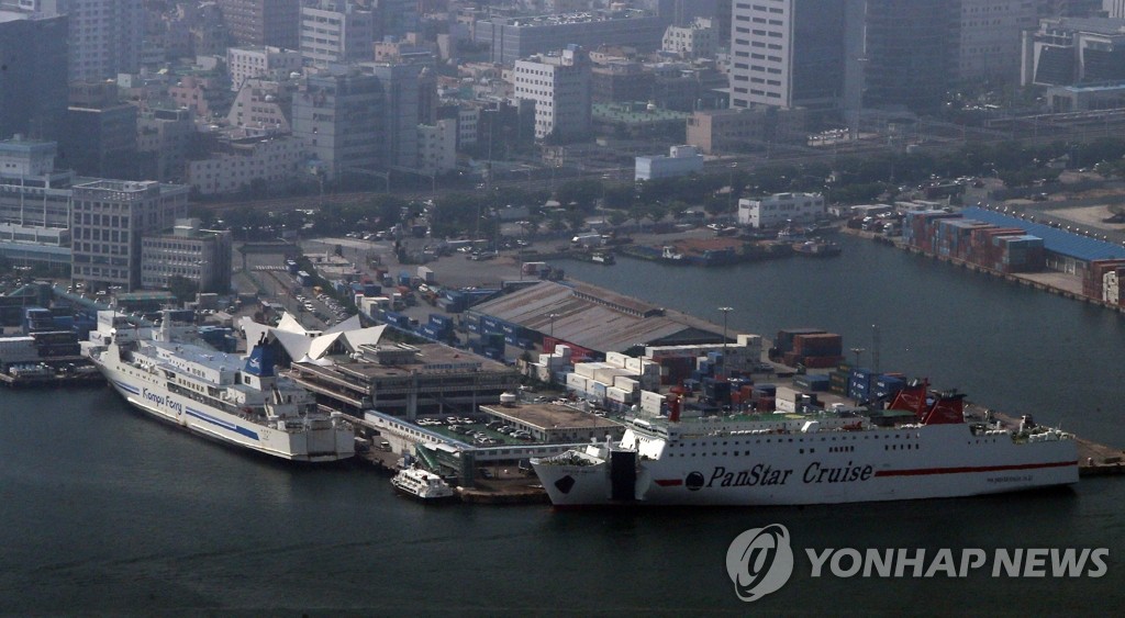 부산항 국제부두(연합뉴스 자료사진)