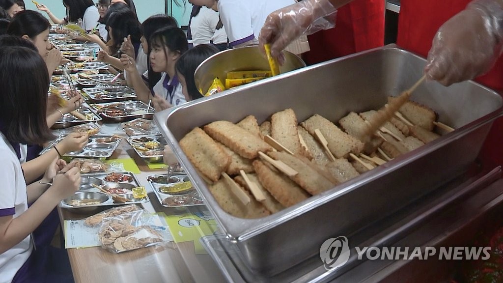 비린내 없앤 생선 "급식이 더 맛있어요"(CG)