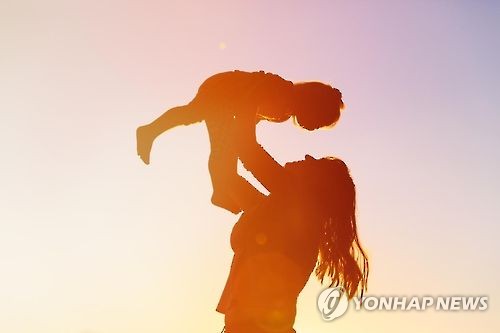 매달 하루 '가족과 함께 하는 날' 지정…단축근무 유도
