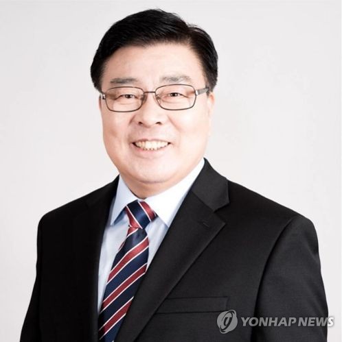 고승의 덕신장학재단 이사장