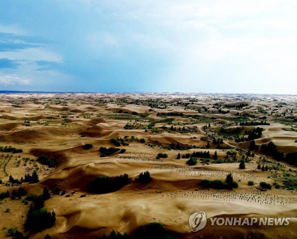 중국 네이멍구자치구 쿠부치 사막