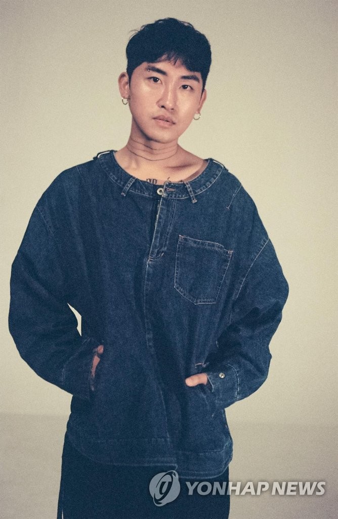 싱어송라이터 문문