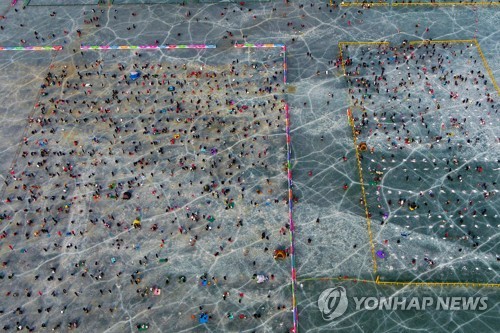 인제빙어축제 얼음벌판