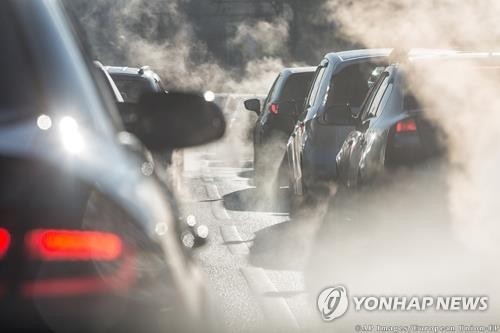 CO2 배출하는 자동차들