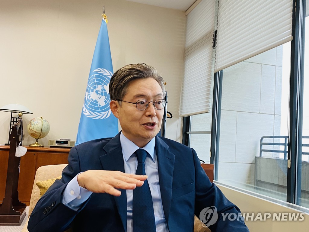 La foto de archivo muestra a Hwang Joon-kook, embajador de Corea del Sur ante la ONU, en una entrevista con la Agencia de Noticias Yonhap, celebrada, el 11 de septiembre de 2022 (hora local), en su oficina, en Nueva York.