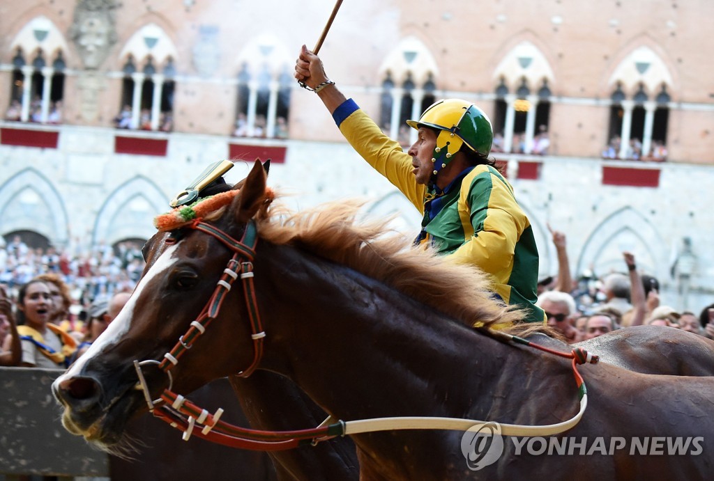 ITALY-TRADITION-HORSERACE-PALIO