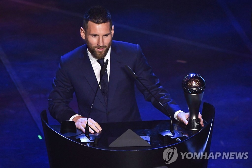 메시, 4년 만에 FIFA 올해의 선수 우뚝…통산 6회 ′역대 최다′