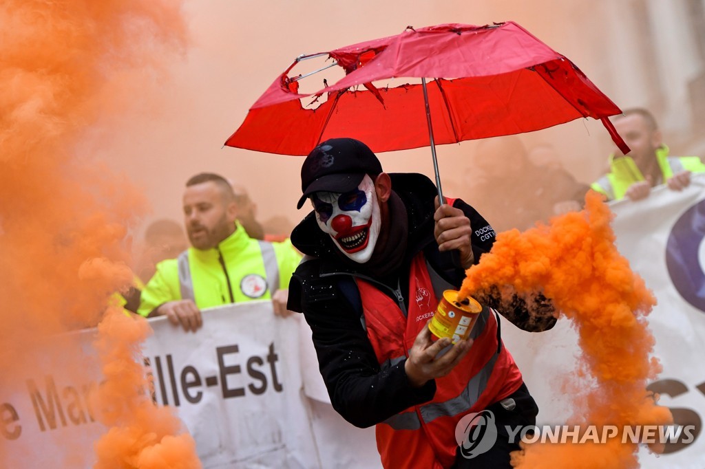 FRANCE-SOCIAL-STRIKE-DEMO