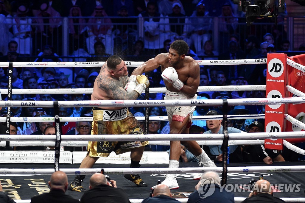 BOXING-HEAVYWEIGHT-RUIZ-JOSHUA