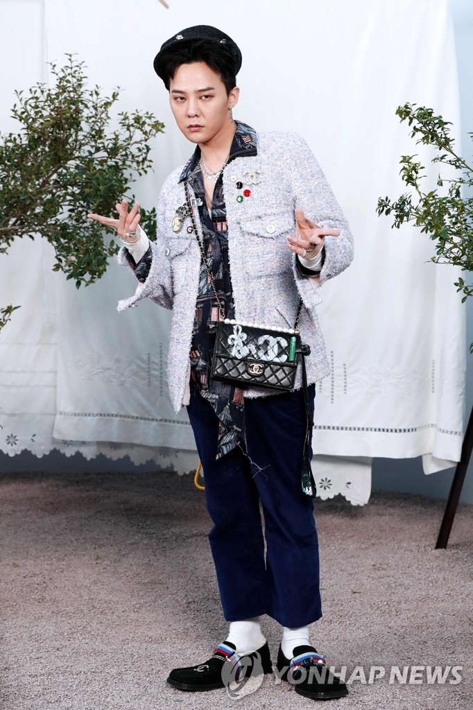 FASHION-FRANCE-CHANEL-PHOTOCALL