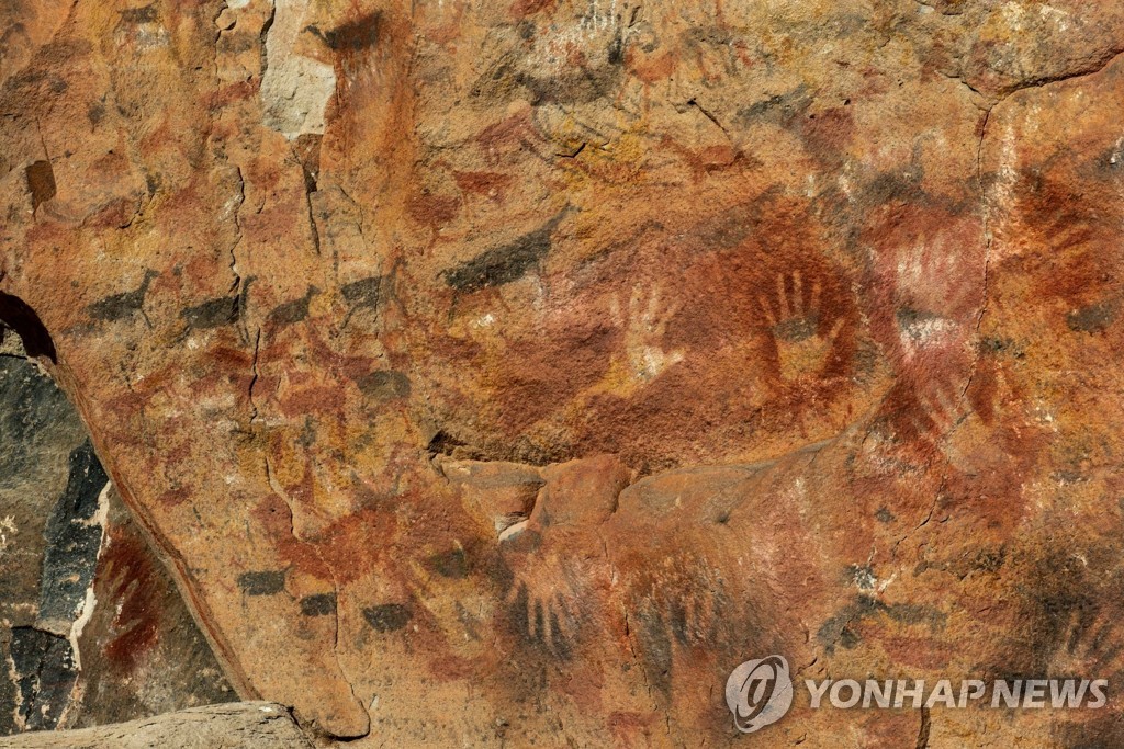 '선사시대 사람들이 남긴 예술'…아르헨 '손의 동굴', 보호구역 지정