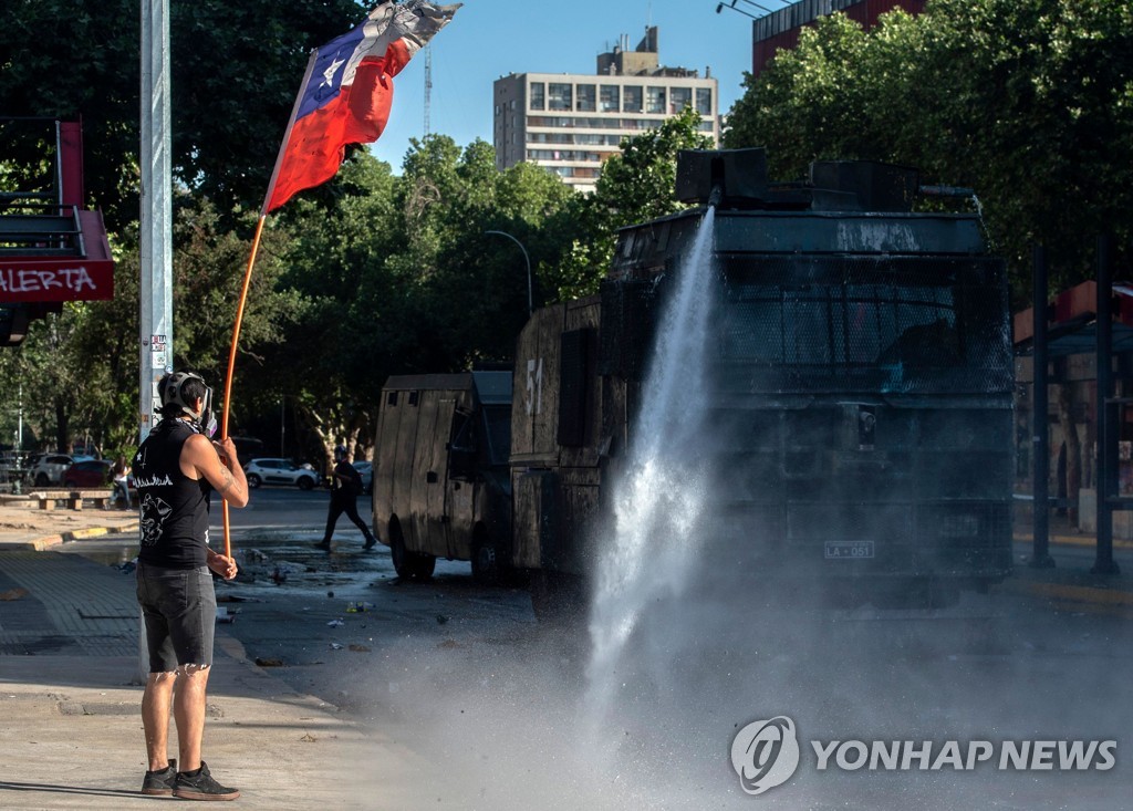 CHILE-CRISIS-PROTEST