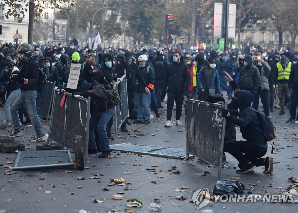 FRANCE-SECURITY-LAW-DEMO