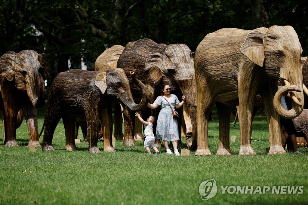 BRITAIN-ENVIRONMENT-ELEPHANT