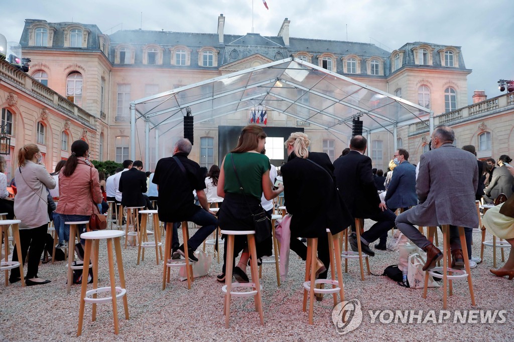 FRANCE-POLITICS-MUSIC-FESTIVAL