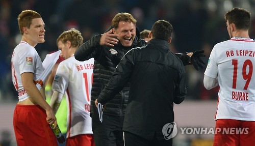 대승을 축하하는 라이프치히 선수들.(EPA=연합뉴스)