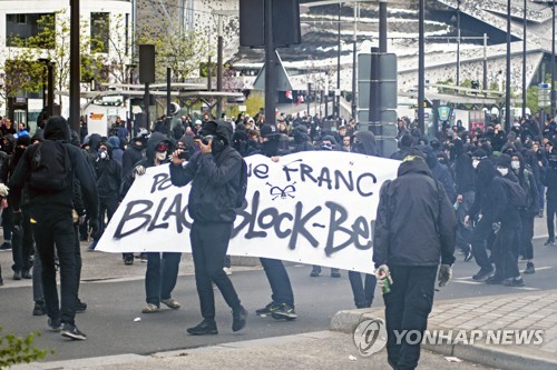 프랑스 극우후보 마린 르펜 반대시위