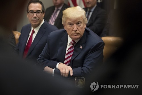 트럼프 대통령과 므누신 재무장관