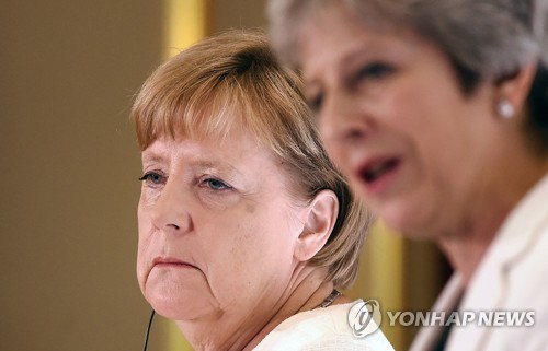 앙겔라 메르켈 독일 총리와 테리사 메이 영국 총리