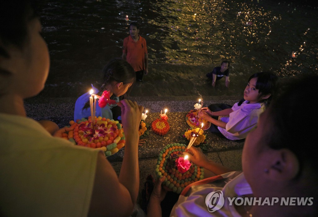 THAILAND TRADITION LIGHT FESTIVAL