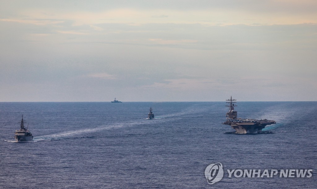 AT SEA SOUTH CHINA SEA USA CHINA DEFENCE