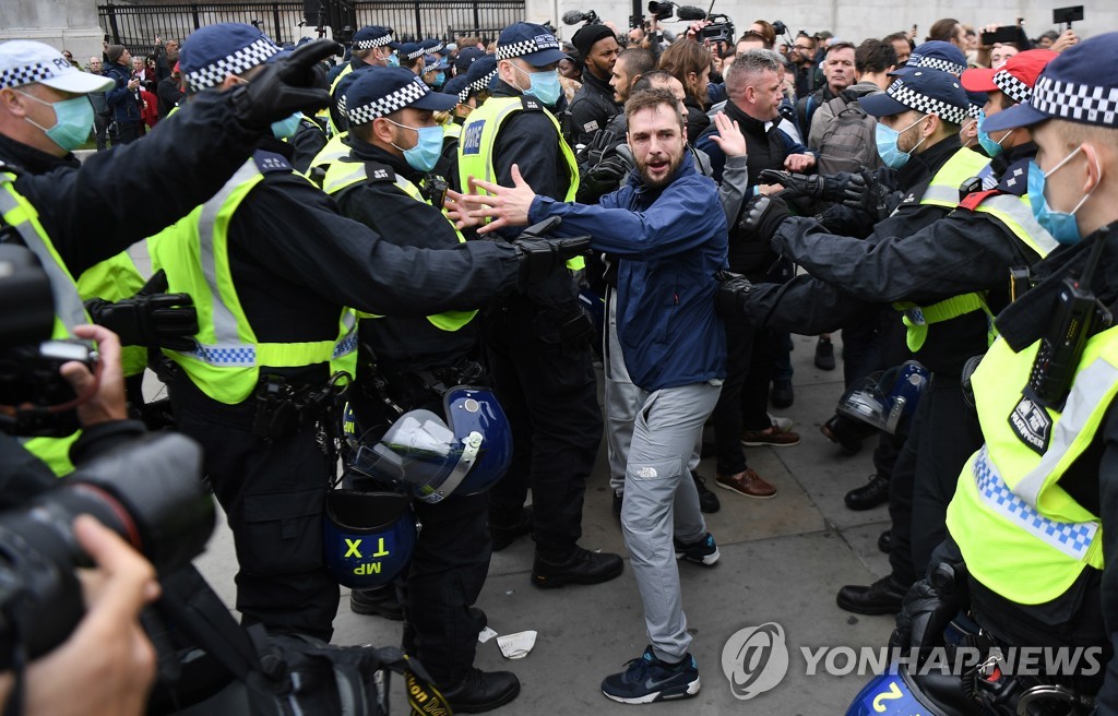 BRITAIN ANTI RESTRICTIONS PROTEST