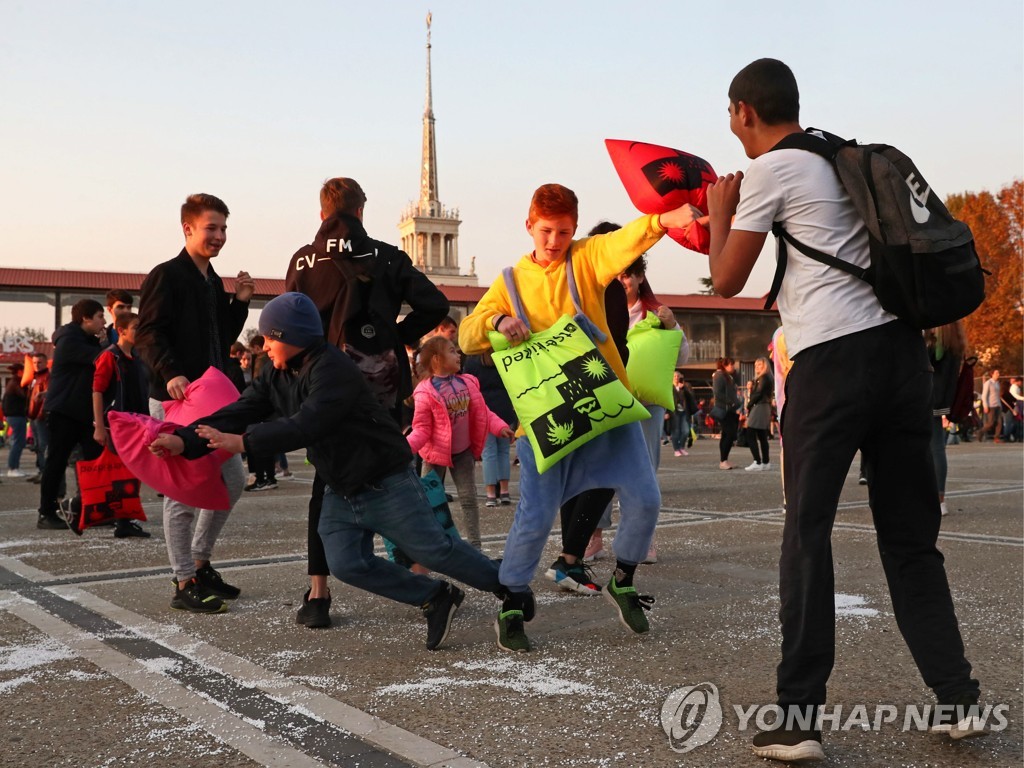 Antistress Fest mass pillow fight in Krasnodar Territory