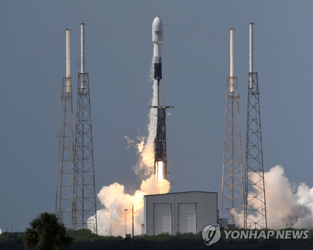 SPACEX LAUNCHES GPS SATELLITE