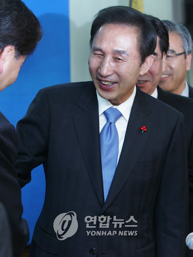 `李 BBKㆍ㈜다스 관련 의혹' 모두 무혐의(종합) - 0