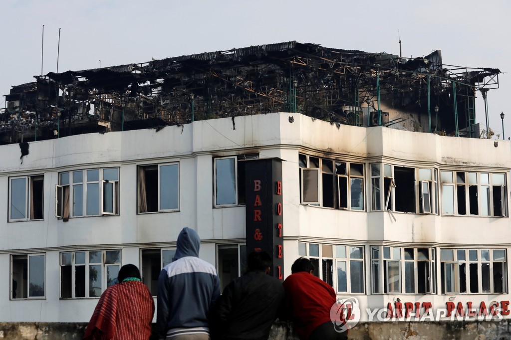 INDIA-HOTEL/FIRE