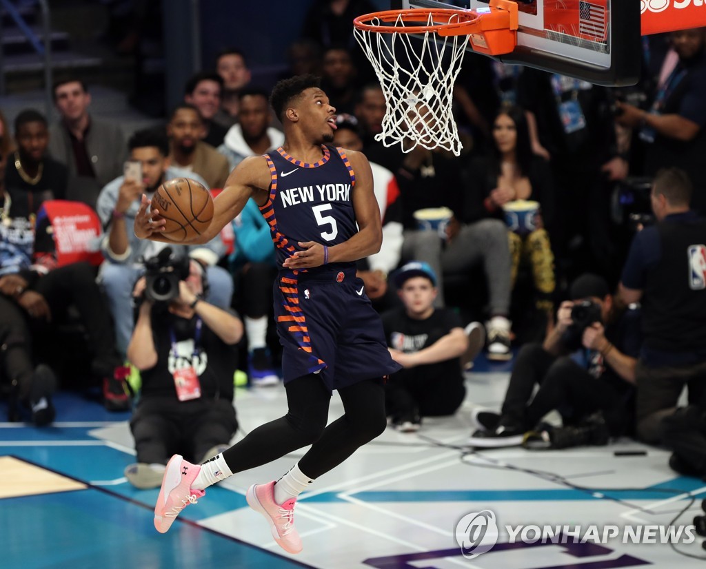 NBA 덩크 콘테스트에 출전한 데니스 스미스 주니어