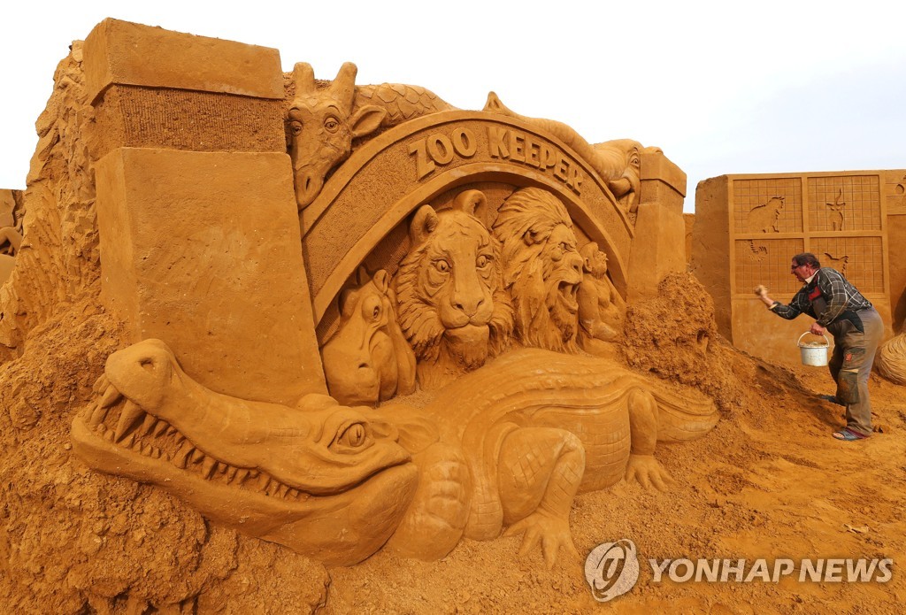 BELGIUM-ART/SAND SCULPTURES
