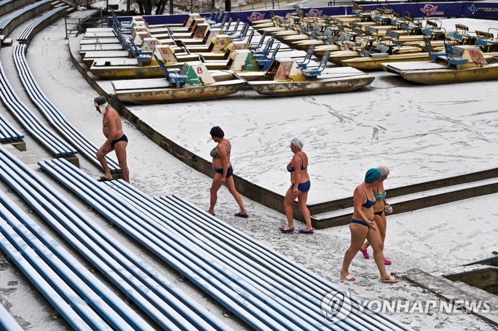 RUSSIA-ICE SWIMMING/