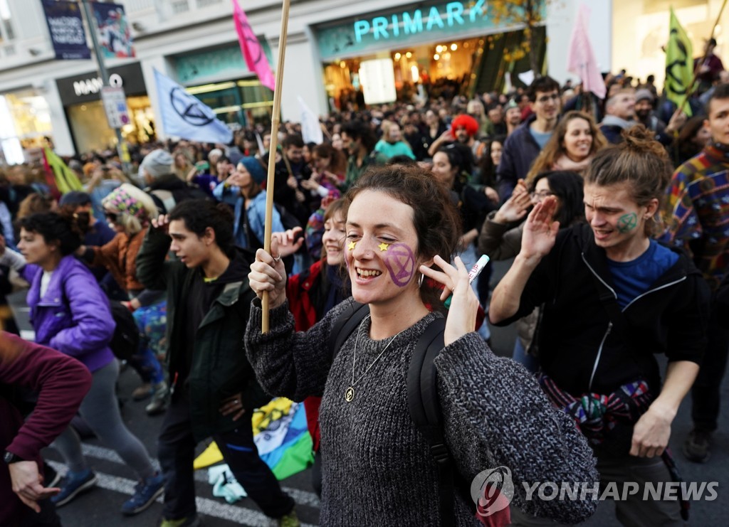 CLIMATE-CHANGE/ACCORD-PROTEST