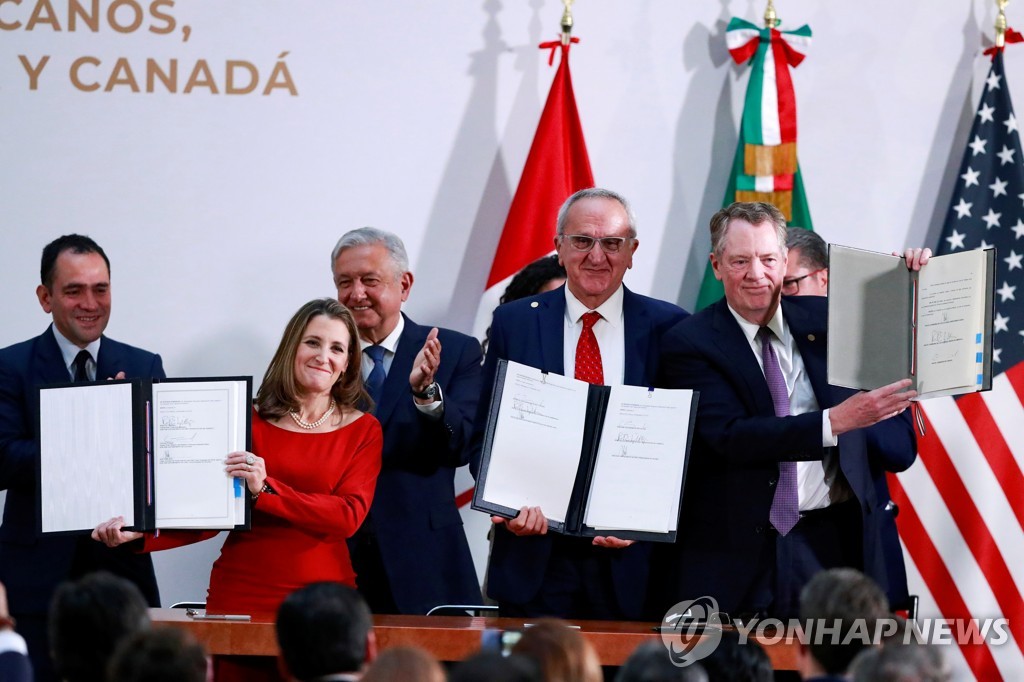USMCA 수정안 서명하는 북미 3국